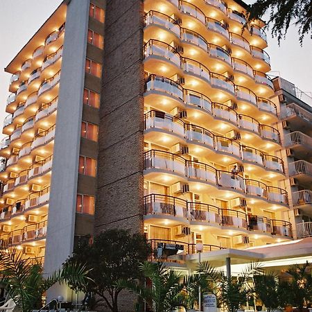 Hotel Yantra サニービーチ エクステリア 写真
