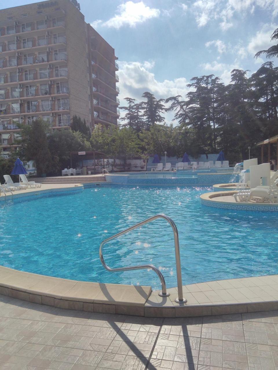 Hotel Yantra サニービーチ エクステリア 写真