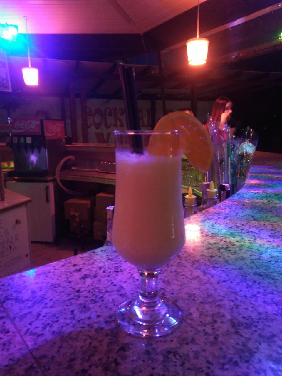 Hotel Yantra サニービーチ エクステリア 写真