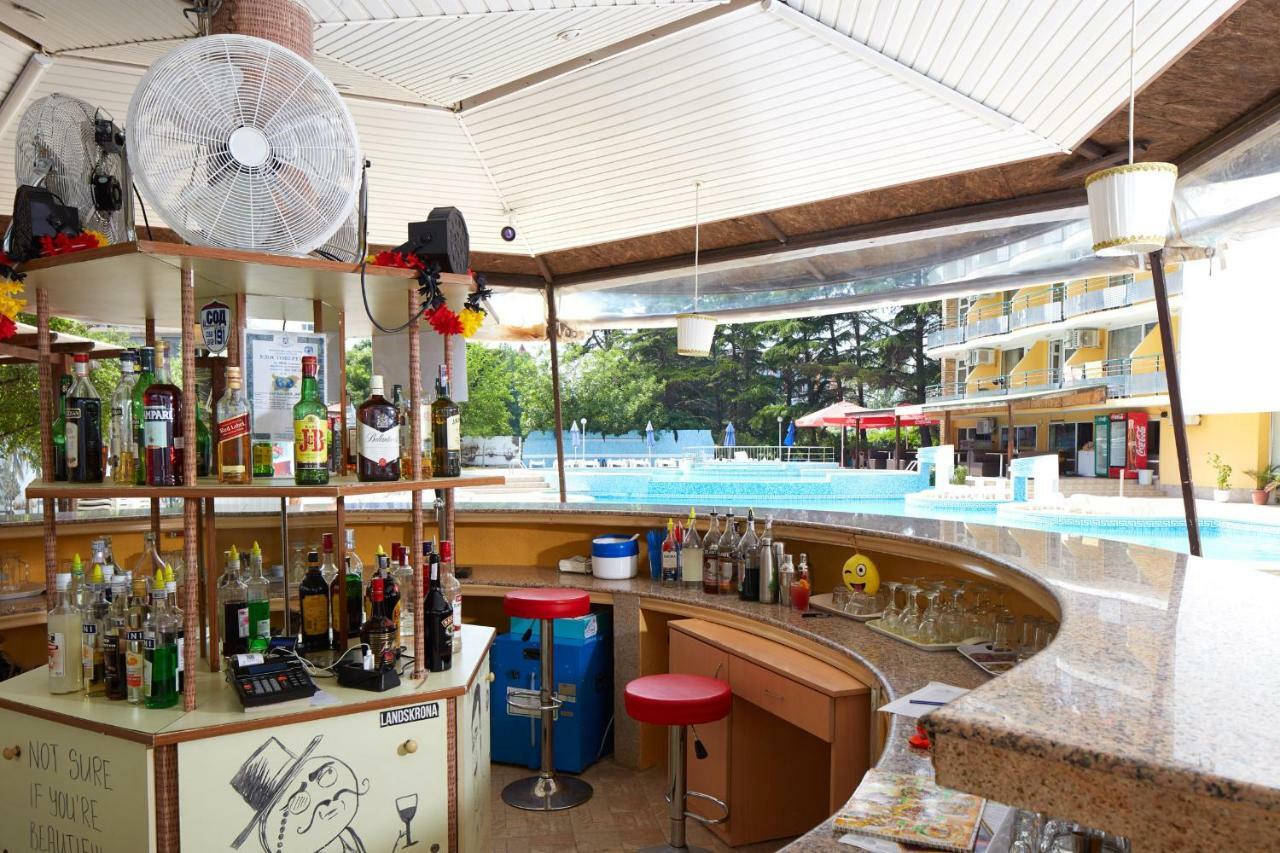 Hotel Yantra サニービーチ エクステリア 写真