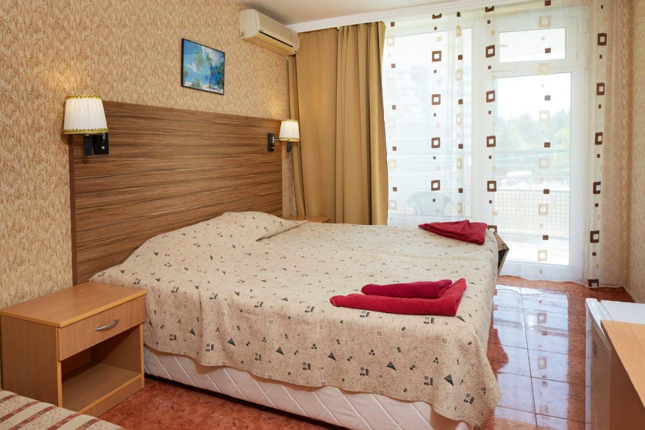 Hotel Yantra サニービーチ エクステリア 写真