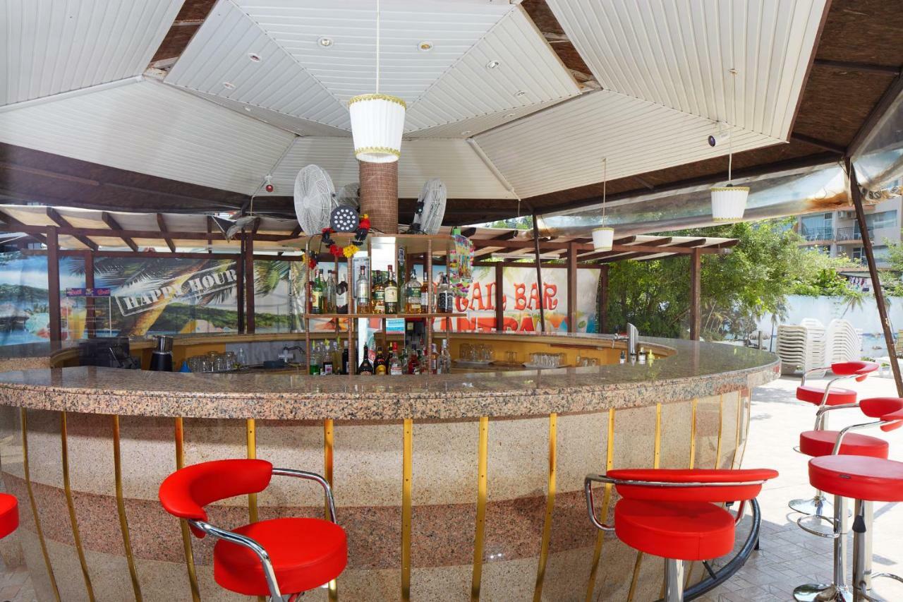 Hotel Yantra サニービーチ エクステリア 写真