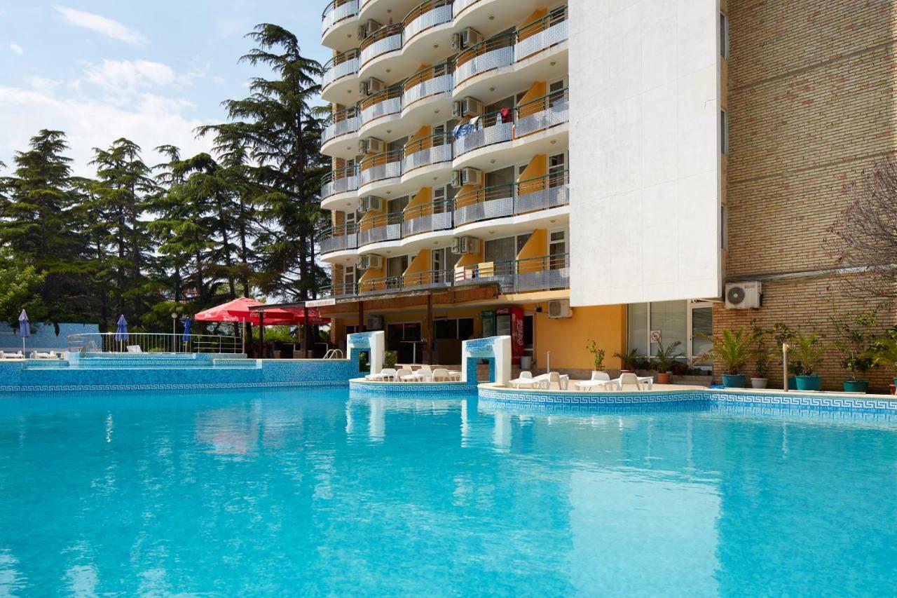 Hotel Yantra サニービーチ エクステリア 写真